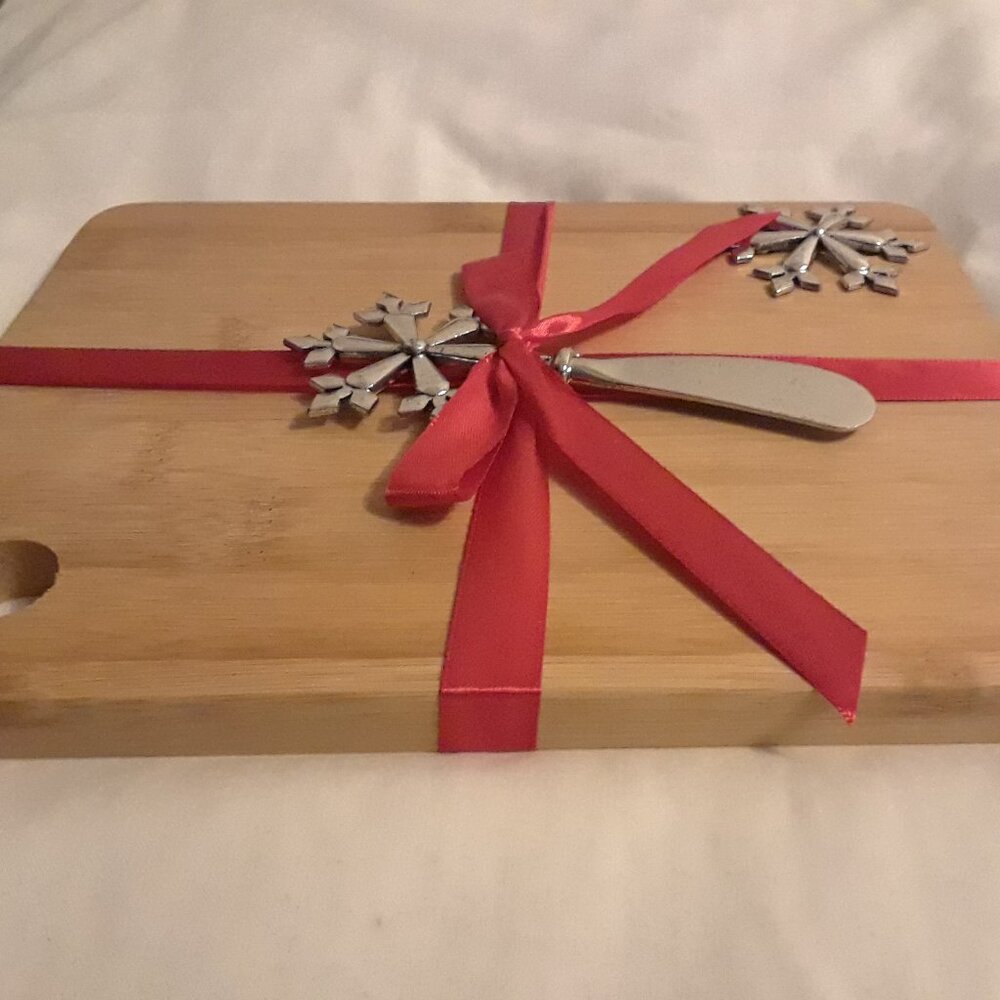 Bamboo Cheese Board With Spreader Set  NEW In Box